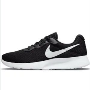 Nike Tanjun shoes Brand New!!